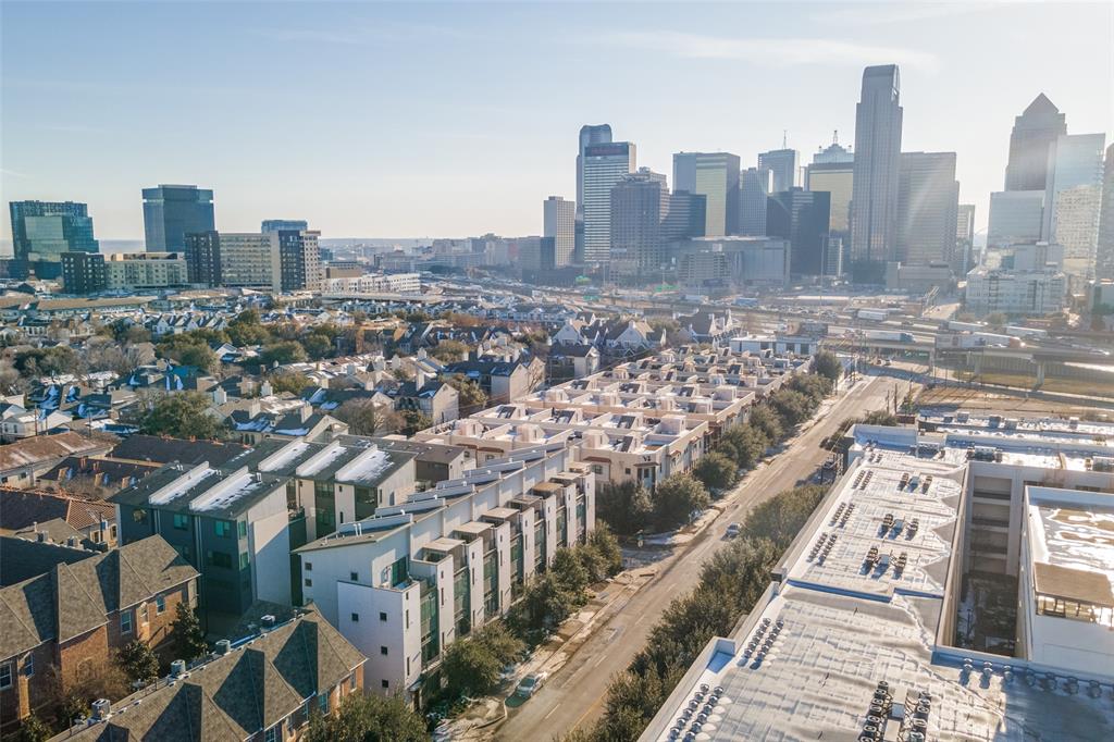 Ross Ave Brownstones - Residential