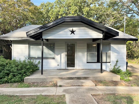 Photo of 1114 Peak Street, Denton, TX 76201 (MLS # 21415229)