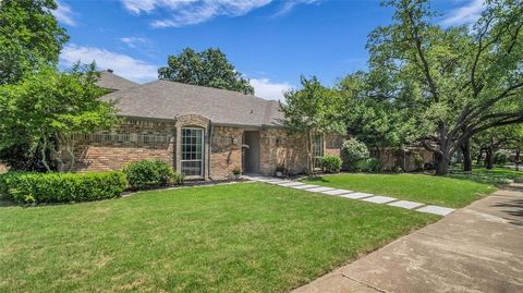 Photo of 8534 Vista View Drive, Dallas, TX 75243 (MLS # 21308173)