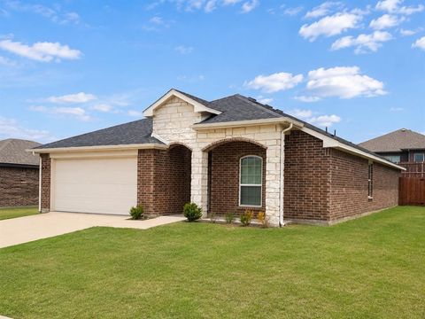 Photo of 2012 Princeton Avenue, Farmersville, TX 75442 (MLS # 21263349)