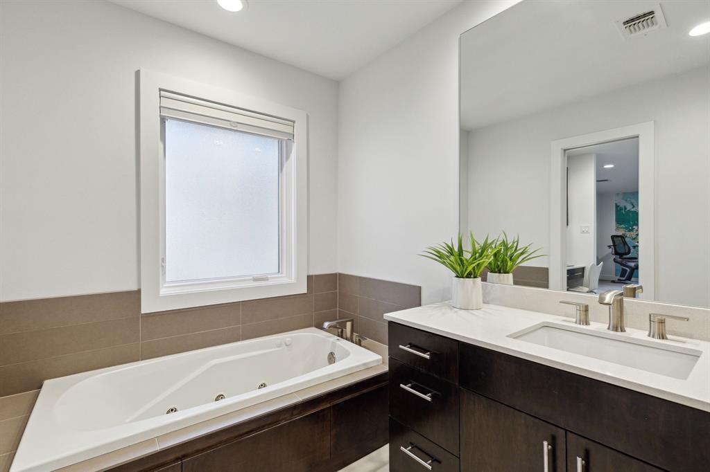 Northhaven Manor - Residential