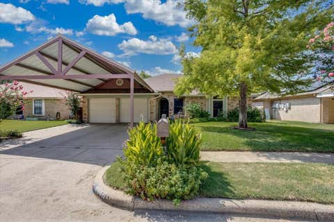 Photo of 1145 W Hills Terrace, Saginaw, TX 76179 (MLS # 21346376)