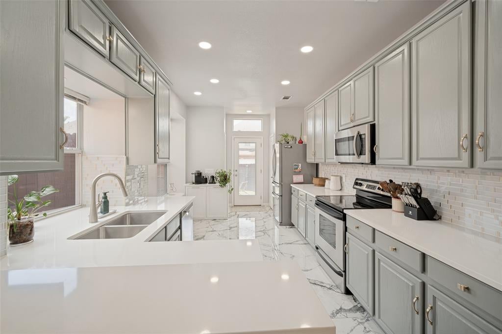 11265 Fountainbridge Drive