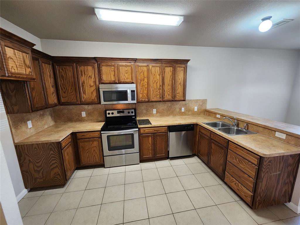 Benbrook Estates Add - Residential Lease