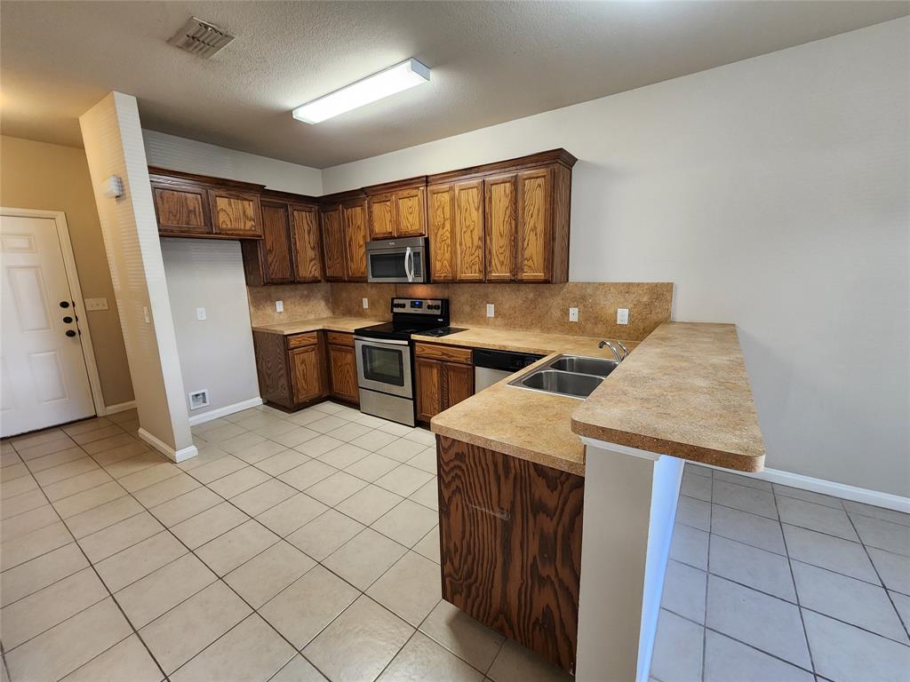 Benbrook Estates Add - Residential Lease