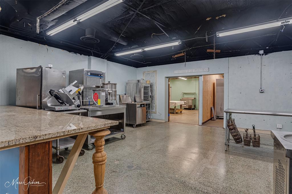 Thornhill Sub - Commercial Sale