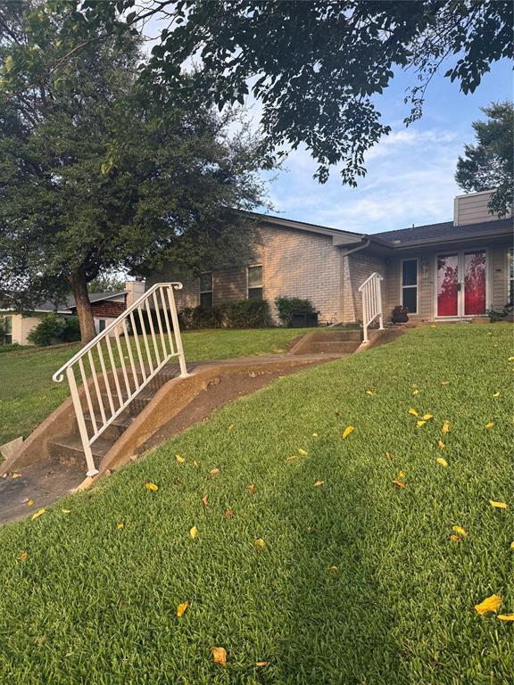 1310 Briar Hollow Lane