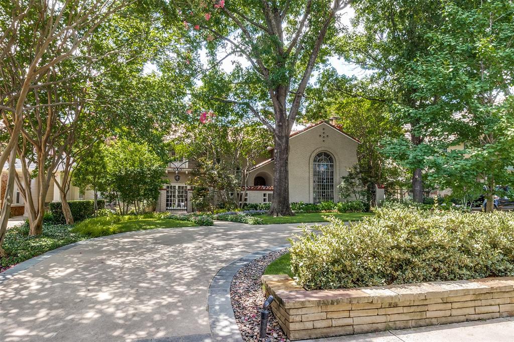 7026 Lakewood Boulevard