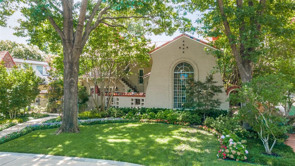 7026 Lakewood Boulevard