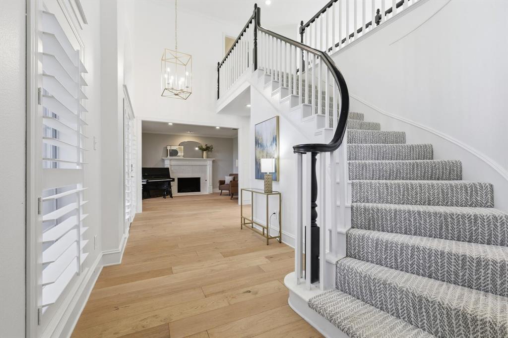 5904 Sandhills Circle