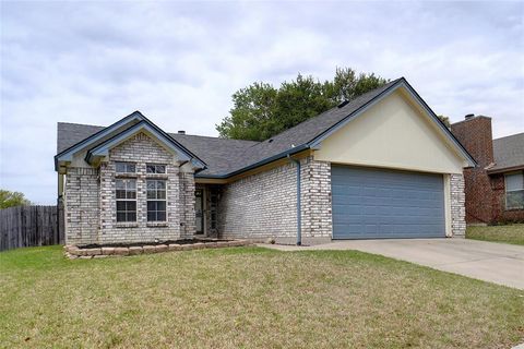 8233 Mark Lane Watauga TX 76148