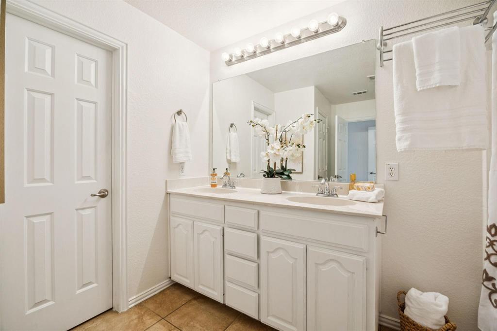 Villages Of Woodland Spgs W - Residential Lease