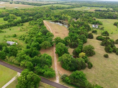 Photo of 639 County Road 1001, Greenville, TX 75401 (MLS # 21228192)