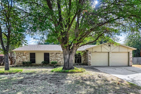 3332 CHALMETTE CT, FOREST HILL, TX 76140 - Image b8e8a97eaa63c0a9d4c162a1d10c7763/142701517