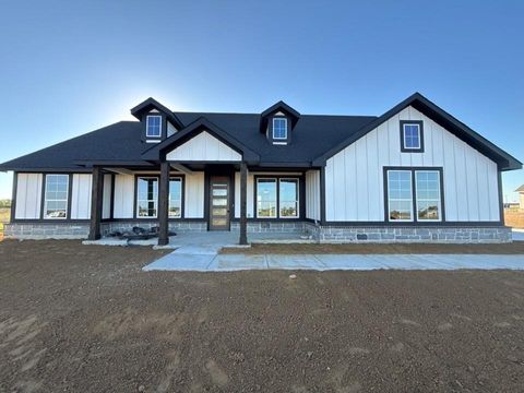 1080 County Road 200 Valley View TX 76272
