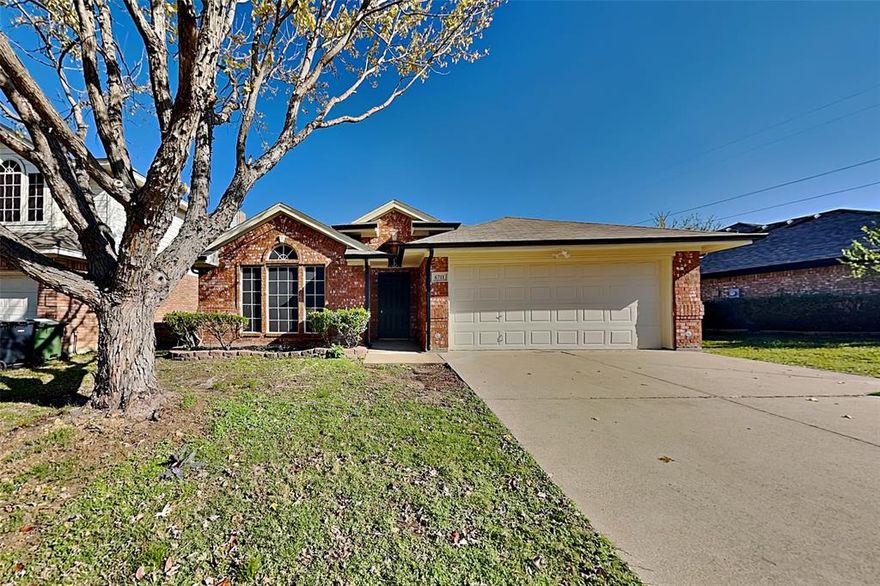 Charming 3 bed, 2  bath 2,064 sq ft home in Arlington! Open kitchen concept with updated counters. Primary suite with attached bathroom. Spacious backyard, great for gatherings! Pets accepted on a case by case basis. Additional admin fees apply. The Fireplace is decorative. Schedule your showing today! This home is as-is.  

This home may be located within a Homeowners Association (HOA) community. If so, residents will be responsible for adhering to all HOA rules and regulations. Please contact your agent or landlord's agent for more information.