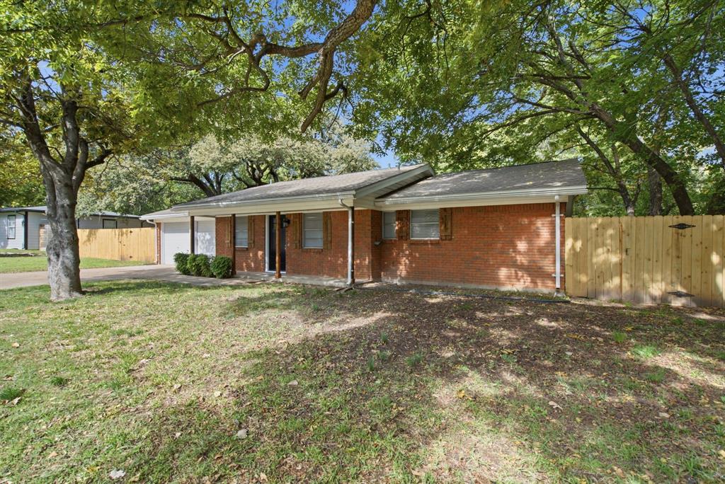 208 Live Oak Lane