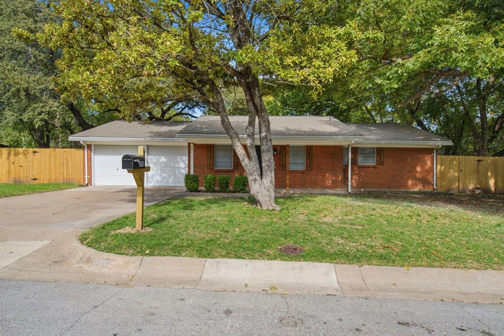 208 Live Oak Lane