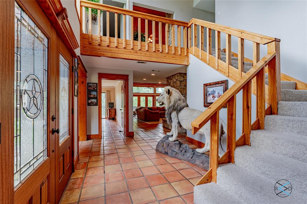 906 Valle Vista Drive