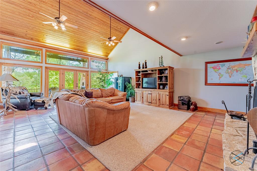 906 Valle Vista Drive