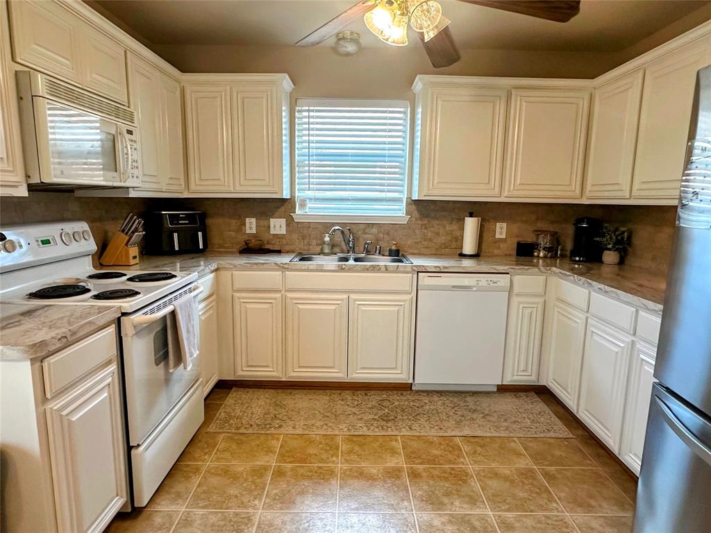 Sandy Glen Add Ph III - Residential Lease