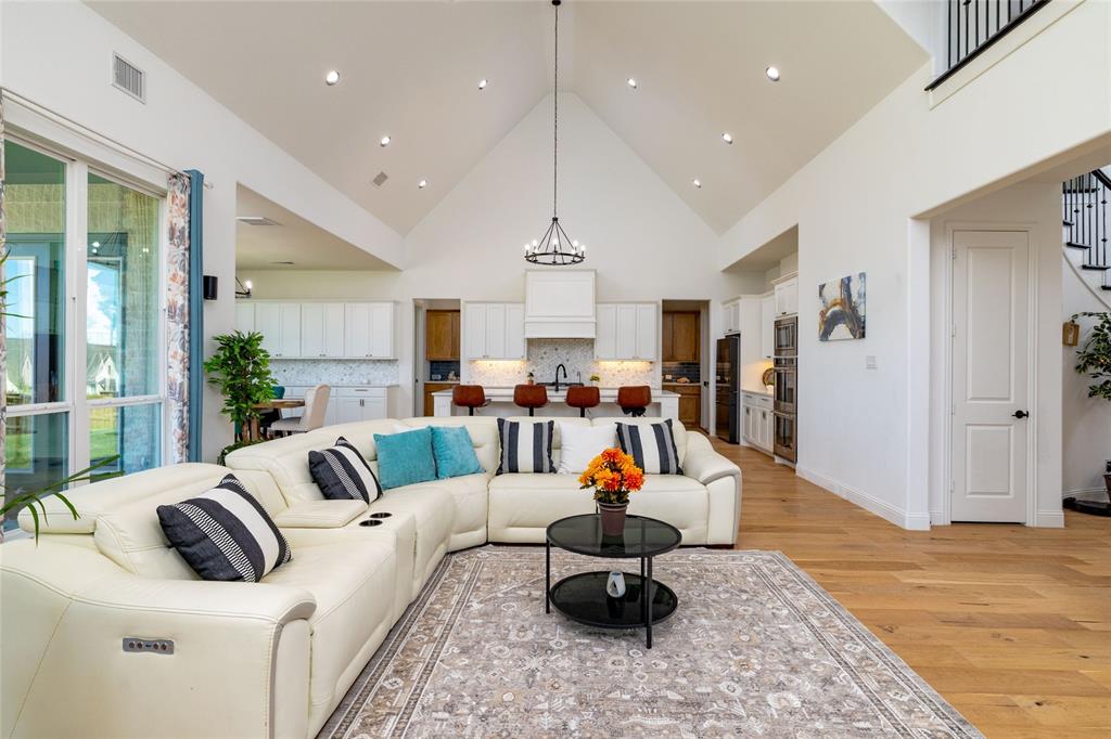2037 Waterleaf Road