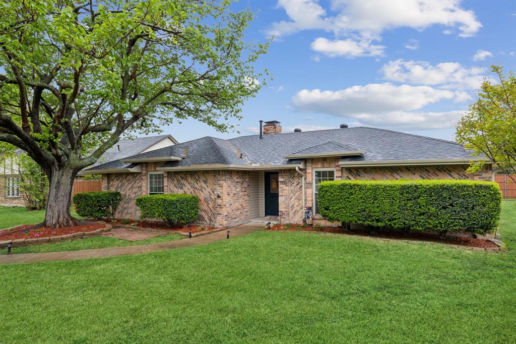 1102 Meadow Circle