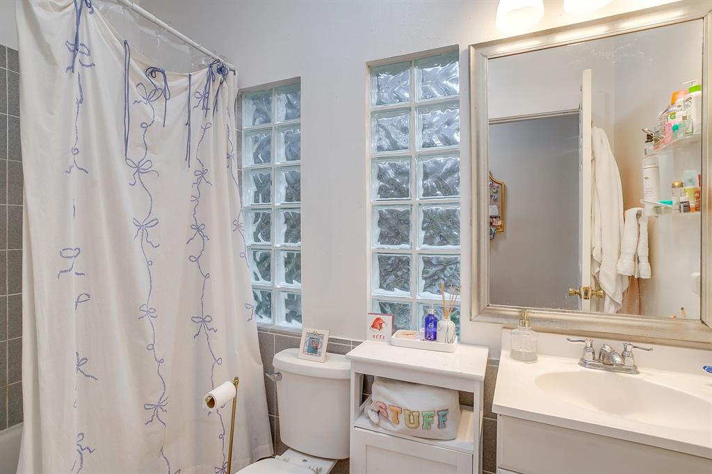 University Place Add - Residential Lease