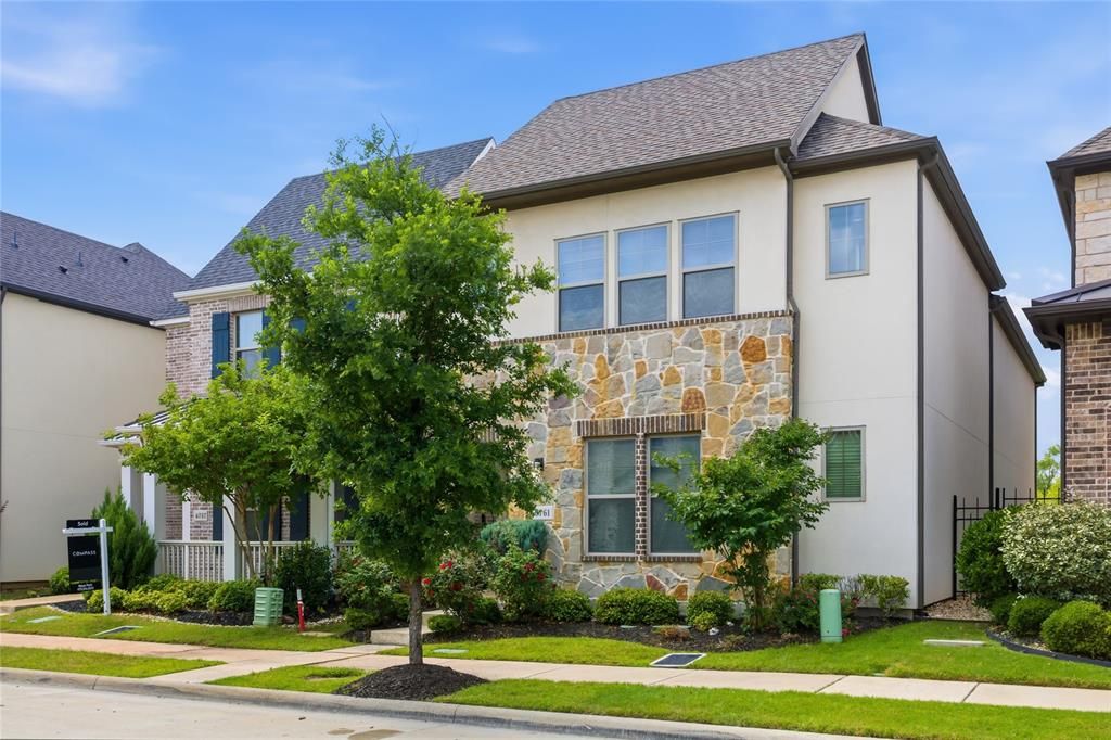 Photo of 6761 Verandah Way, Irving, TX 75039 (MLS # 21251661)