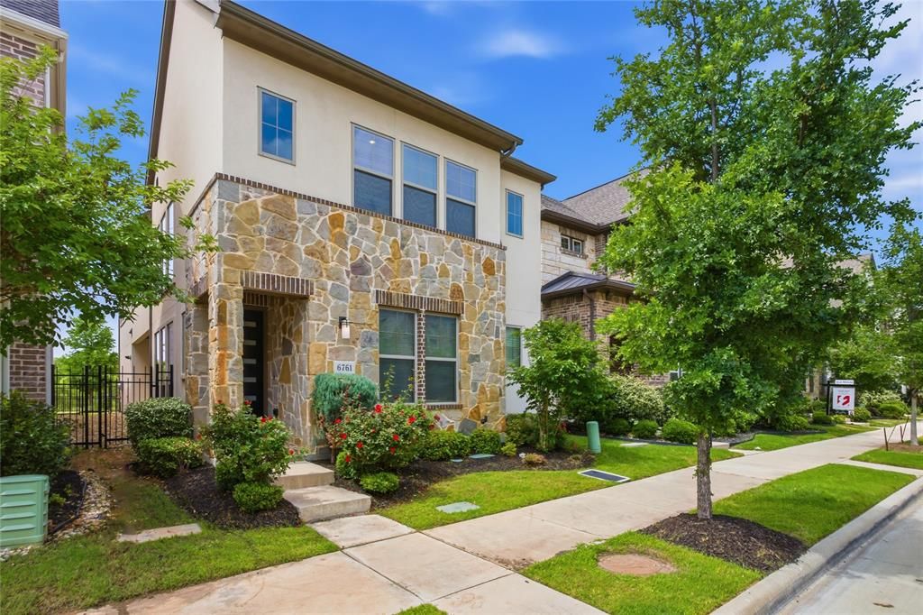Photo of 6761 Verandah Way, Irving, TX 75039 (MLS # 21251661)