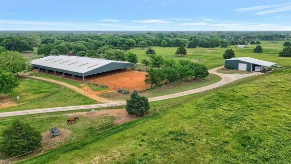 10898 FRIENDSHIP RD, PILOT POINT, TX 76258 - Image b917efc05a57a026edb1ab8bb2ee3ece/1995988753