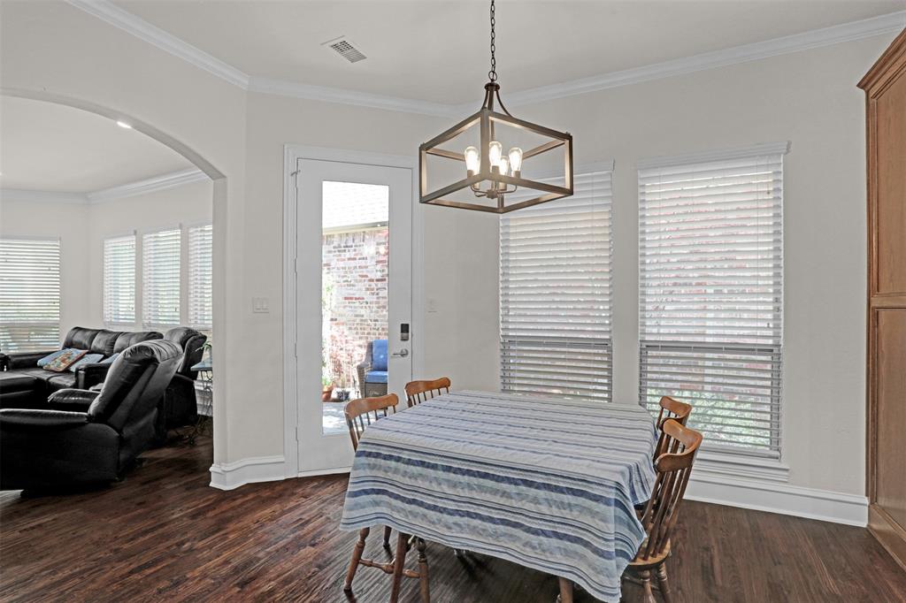 20 Glistening Pond Drive