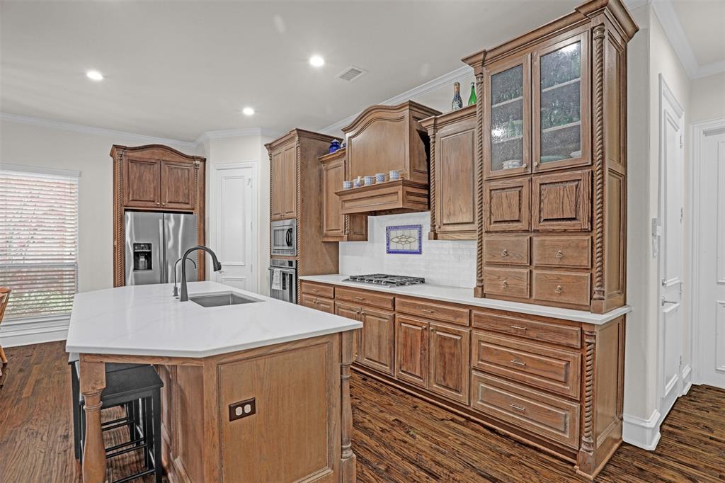 20 Glistening Pond Drive