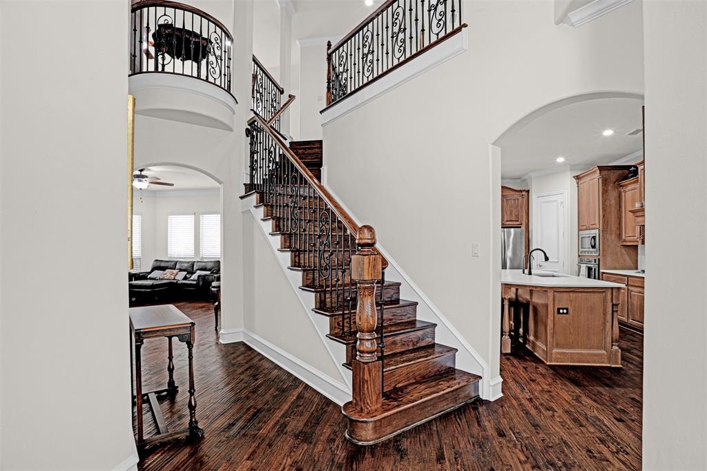 20 Glistening Pond Drive