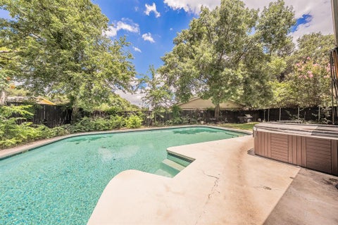 Photo of 949 Arbor Downs Drive, Plano, TX 75023 (MLS # 21290052)