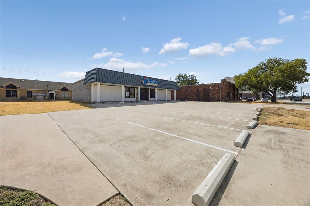 208 N Hwy 377