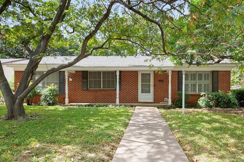 5050 Lubbock Avenue Fort Worth TX 76115