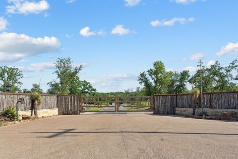1015 and 1019 Newsom Ranch Way Azle TX 76087