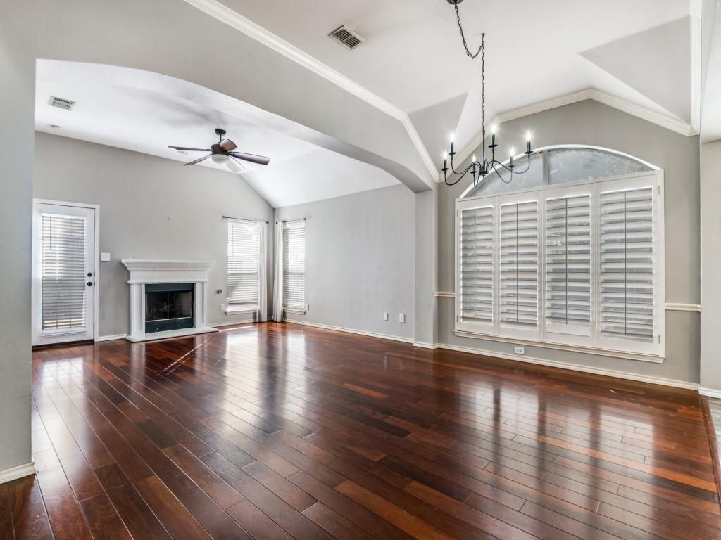 2255 Garden Crest Drive