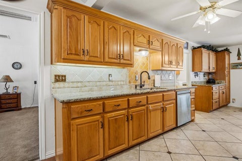 Tiny photo for 411 County Road 2127, Pittsburg, TX 75686 (MLS # 21396312)
