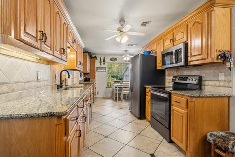 Tiny photo for 411 County Road 2127, Pittsburg, TX 75686 (MLS # 21396312)