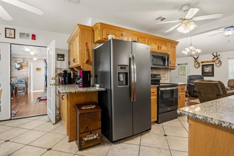 Tiny photo for 411 County Road 2127, Pittsburg, TX 75686 (MLS # 21396312)