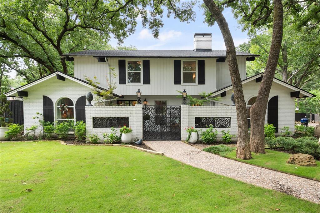 2202 Highland Circle