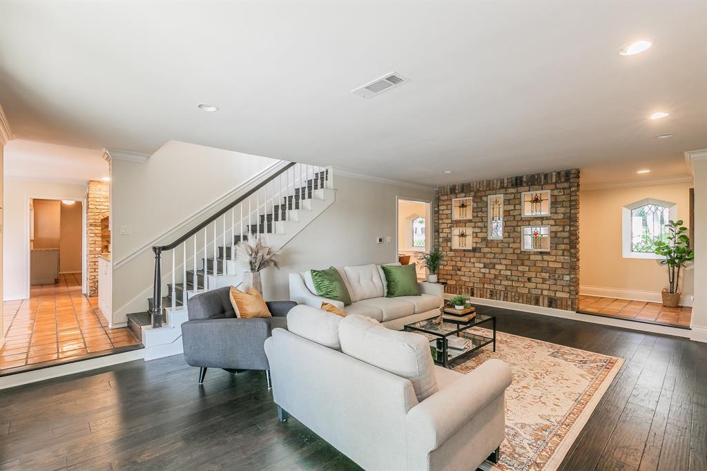 1306 Riverview Drive