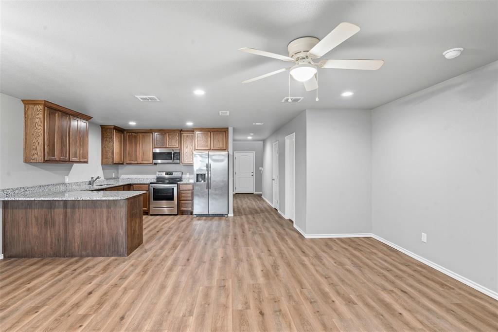 Main Place Ph II - Residential Lease