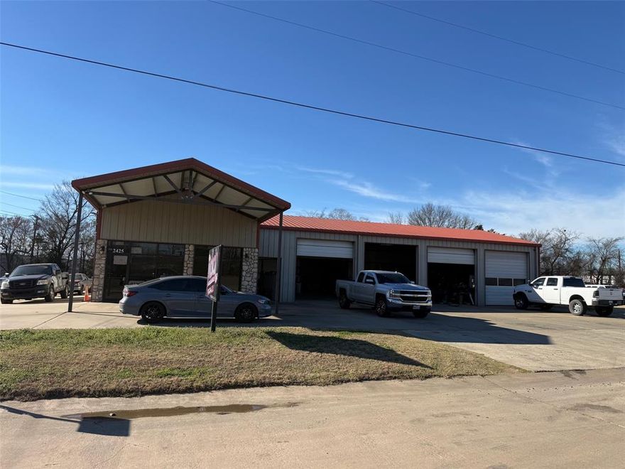 Excellent location. Currently being used as headquarters to a prominent wrecker service. Well laid out office complex with multiple bays and a gated automobile storage area. 2 parcels included. Lots 2&3 on Yoder Rd. Hwy 79 has super high traffic flow, building is a high visibility location with unlimited potential. Bring your favorite realtor and have a look.