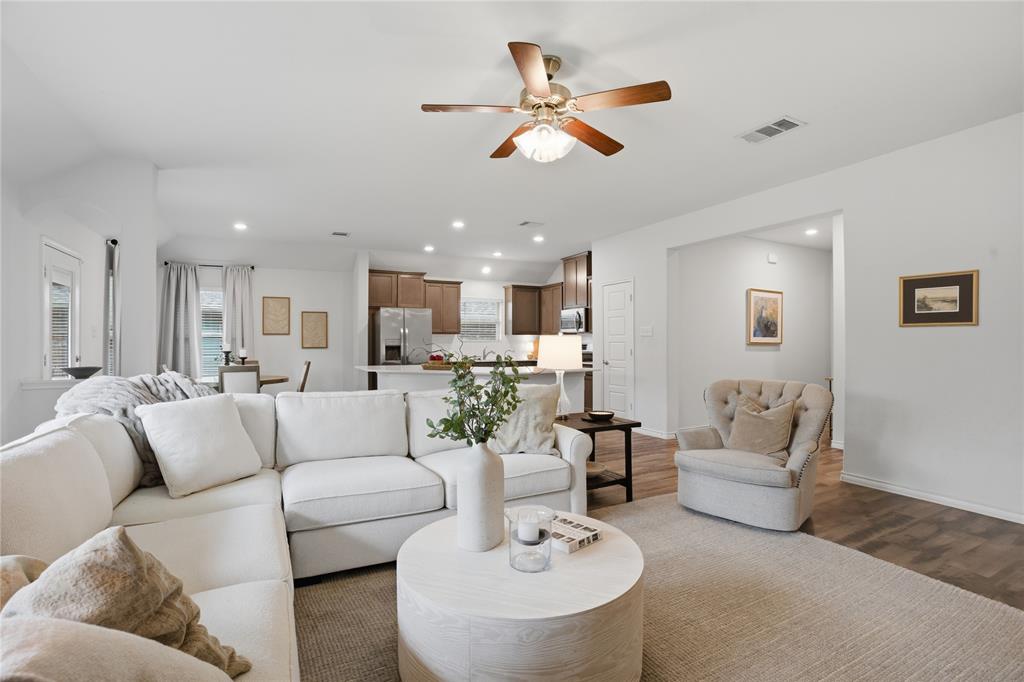 1121 Bluebird Way