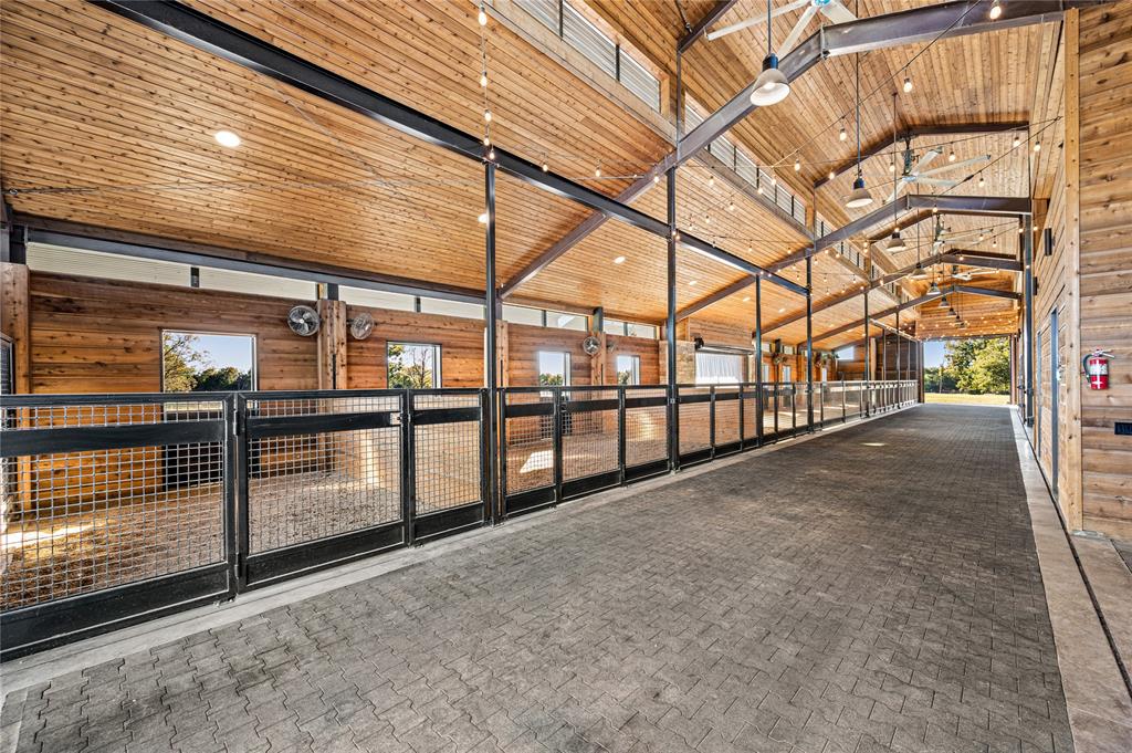 Ht Chenoweth Surv Abs #157 - Land