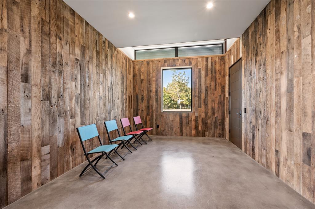 Ht Chenoweth Surv Abs #157 - Land