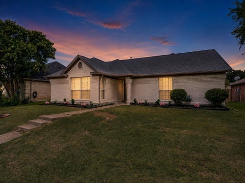 Photo of 1653 Crosshaven Drive, Lewisville, TX 75077 (MLS # 21311732)